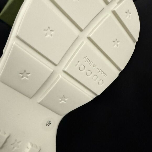 Brand new women’s Gucci Cream Sneakers with Dog Design size 10 - Picture 8 of 13